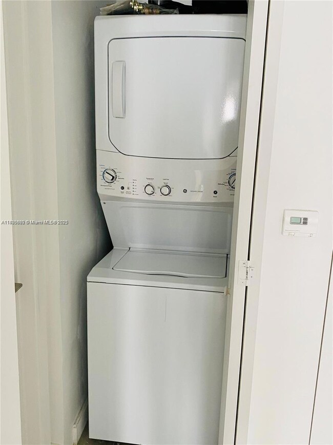 55 SW 9th St unit 3809, Miami, FL 33130 - photo 6