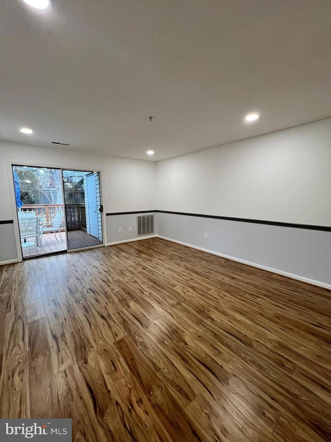 9268 Cherry Ln unit 58, Laurel, MD 20708 - photo 5