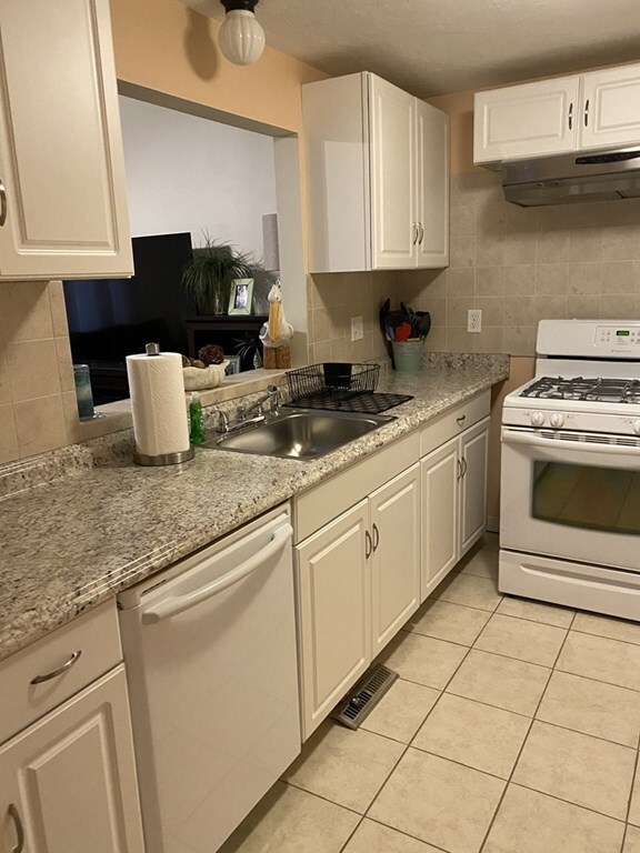 17 Cork Cir unit E, Millville, MA 01529 - photo 7