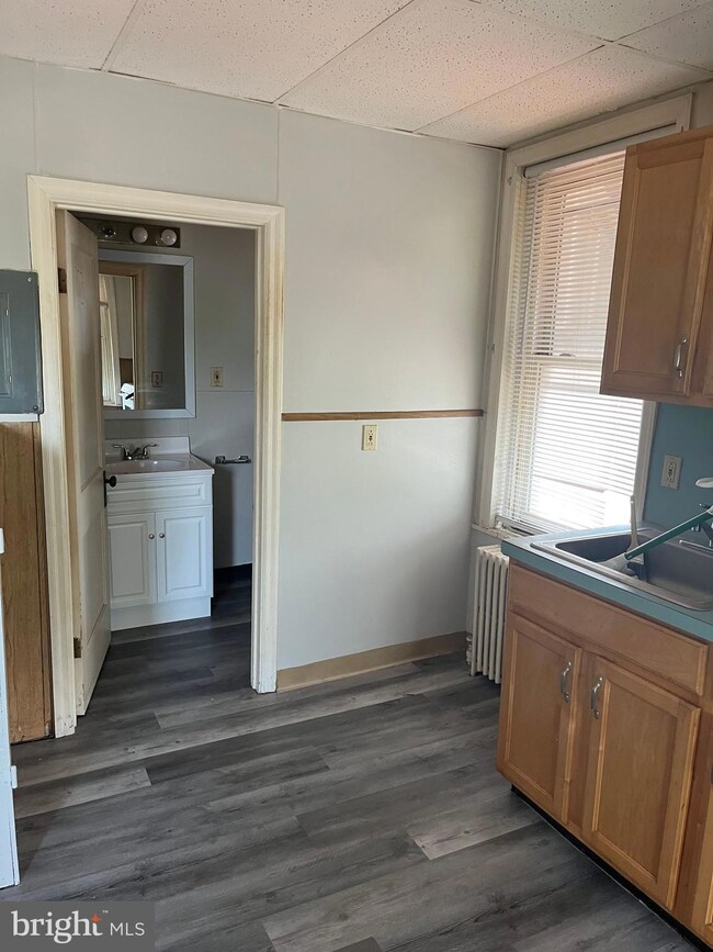 1007 Mount Laurel Rd unit 4, Temple, PA 19560 - photo 2