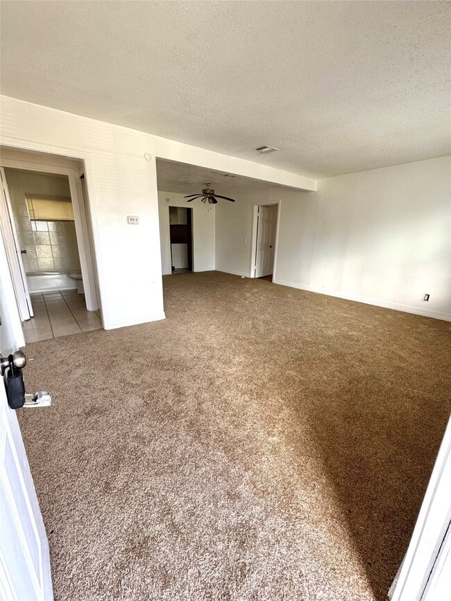 10021 Gloyna St, Houston, TX 77088 - photo 3