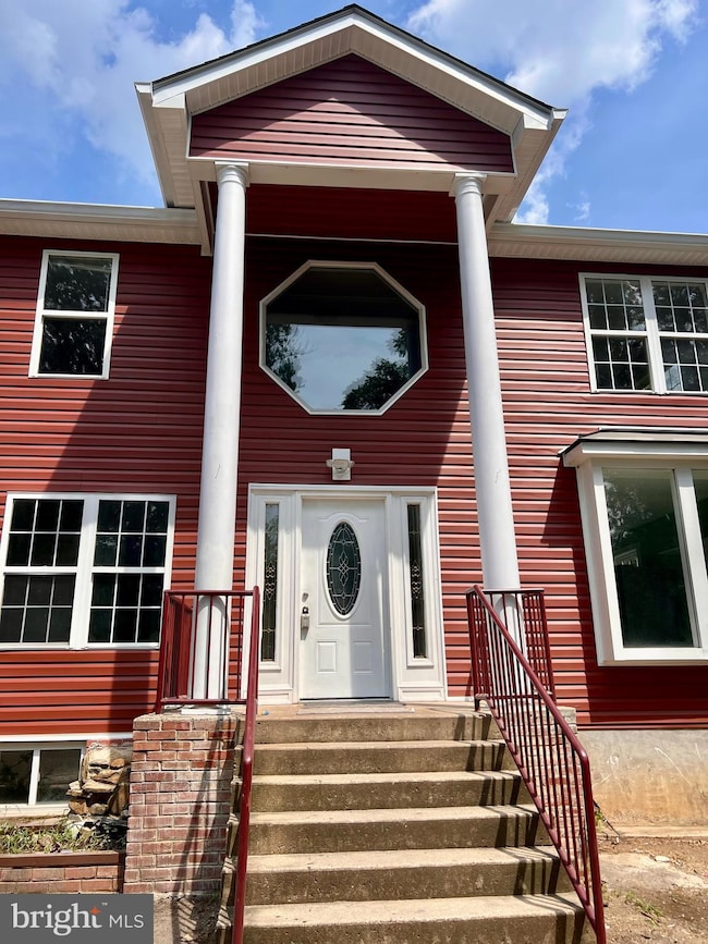 1501 Devils Reach Rd, Woodbridge, VA 22192 - photo 2