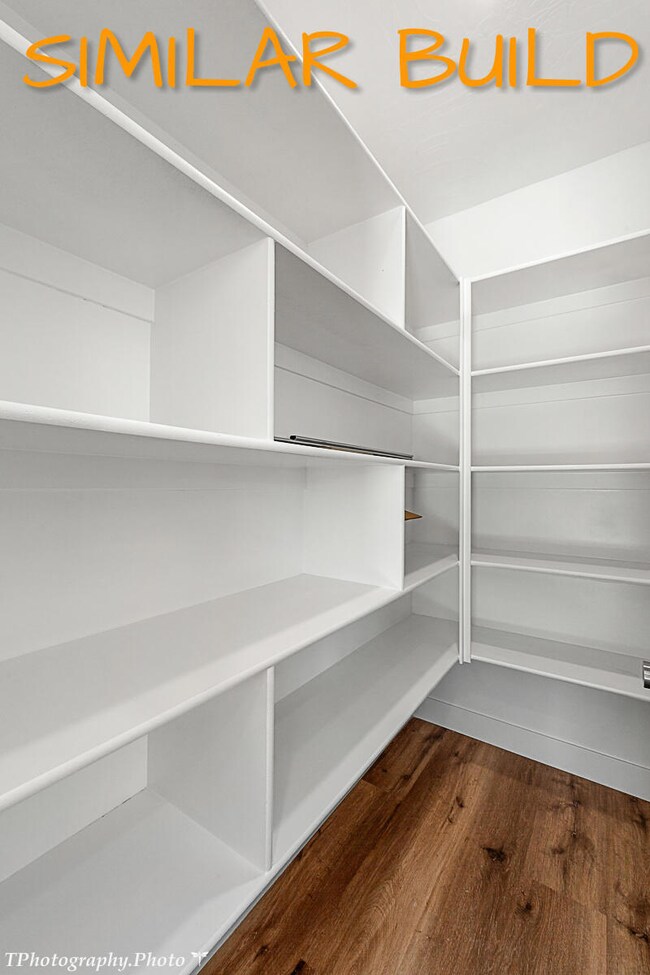 11 - Pantry SIMILAR