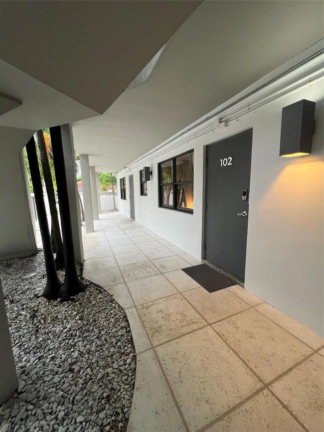 2100 NE 33rd Ave unit GS A, Fort Lauderdale, FL 33305 - photo 7