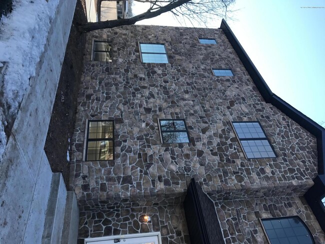 474 Albourne Ave, Staten Island, NY 10309 - photo 2