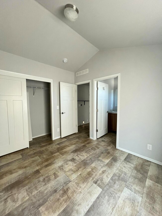 4000 Round Lake Rd. #96