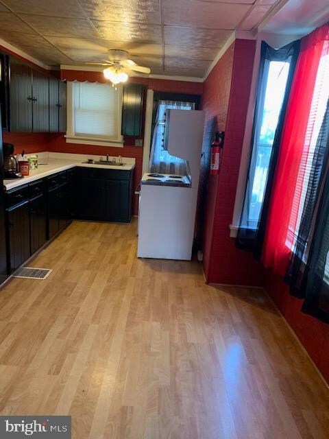 1348 Buttonwood St, Reading, PA 19604 - photo 3