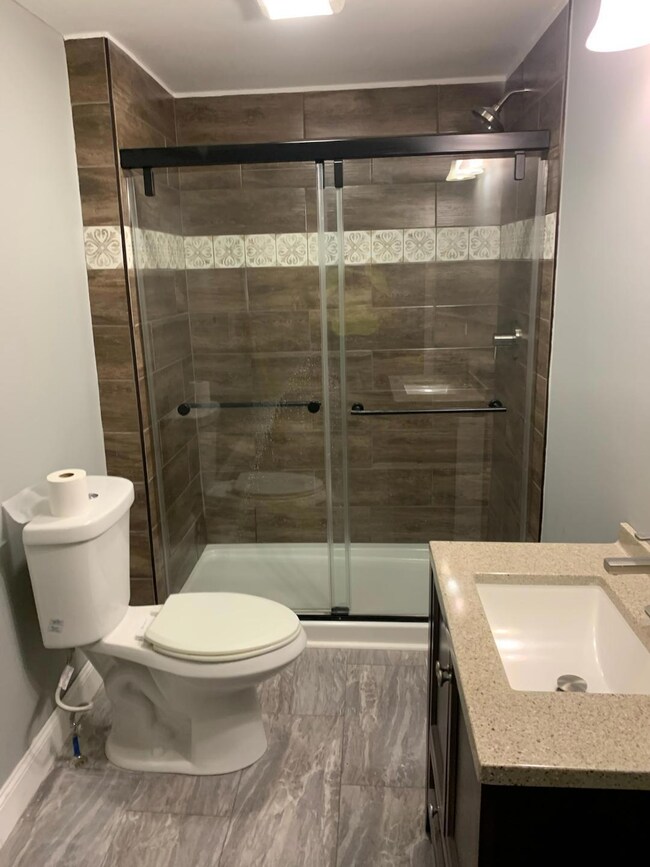 1st Floor Bath