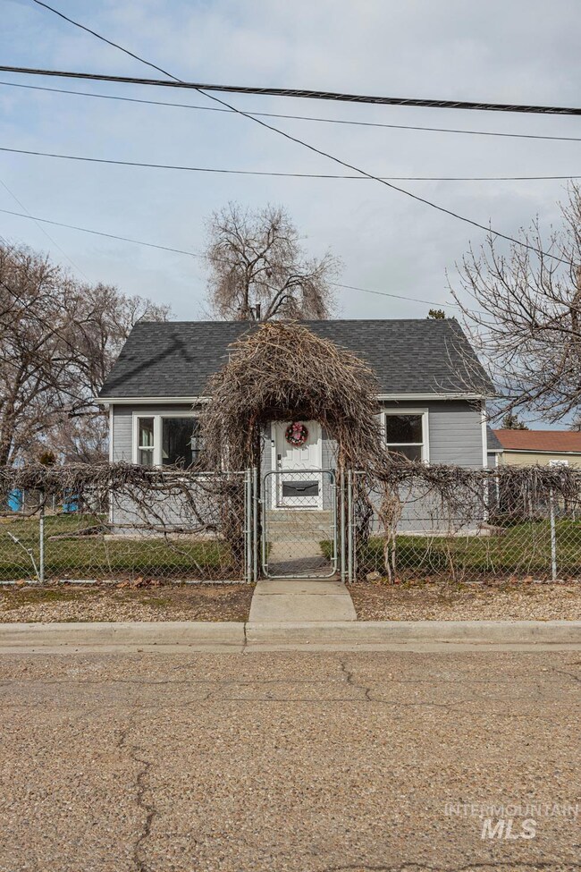 816 E Sherman Ave, Nampa, ID 83686 - photo 5