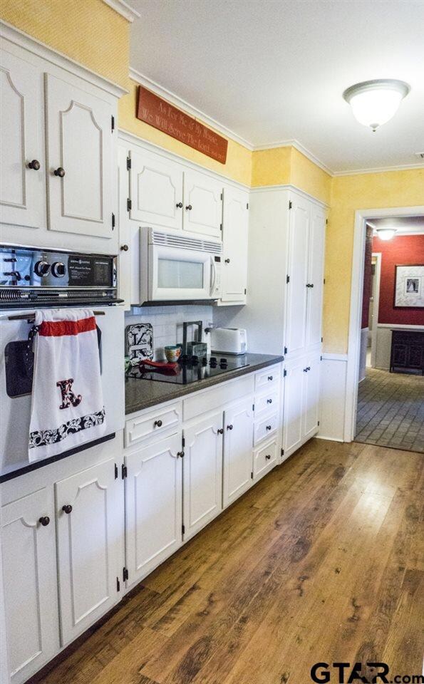 612 612 Sherry Ln, Tyler, TX 75701 - photo 2