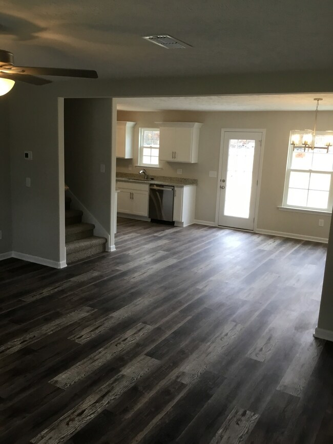 69 Reynard St, Manchester, TN 37355 - photo 2