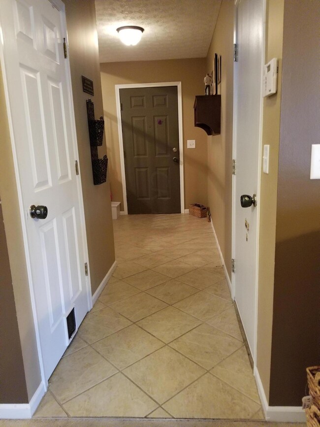 3553 High Creek Dr, Columbus, OH 43223 - photo 6