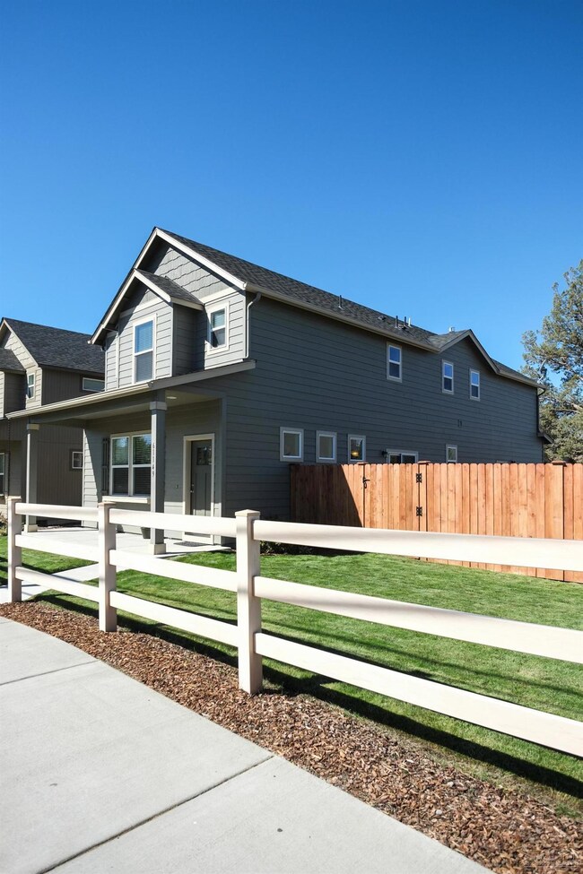 61149 Brosterhous Rd, Bend, OR 97702 - photo 3