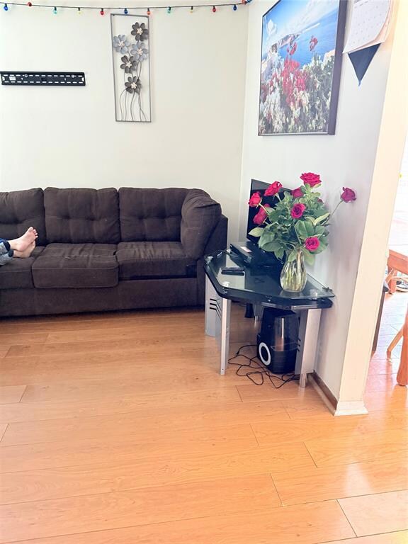 1526 NW 81st St, Clive, IA 50325 - photo 3