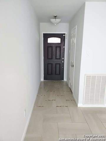 11424 Pine Mesa Dr, San Antonio, TX 78245 - photo 2