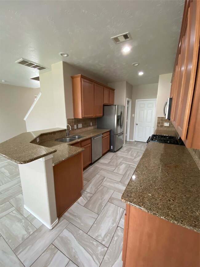 231 Bloomhill Place, Magnolia, TX 77354 - photo 6