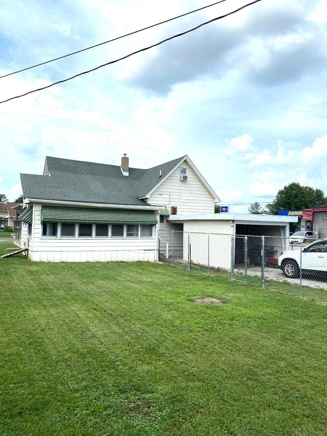 729 A St NE, Linton, IN 47441 - photo 3