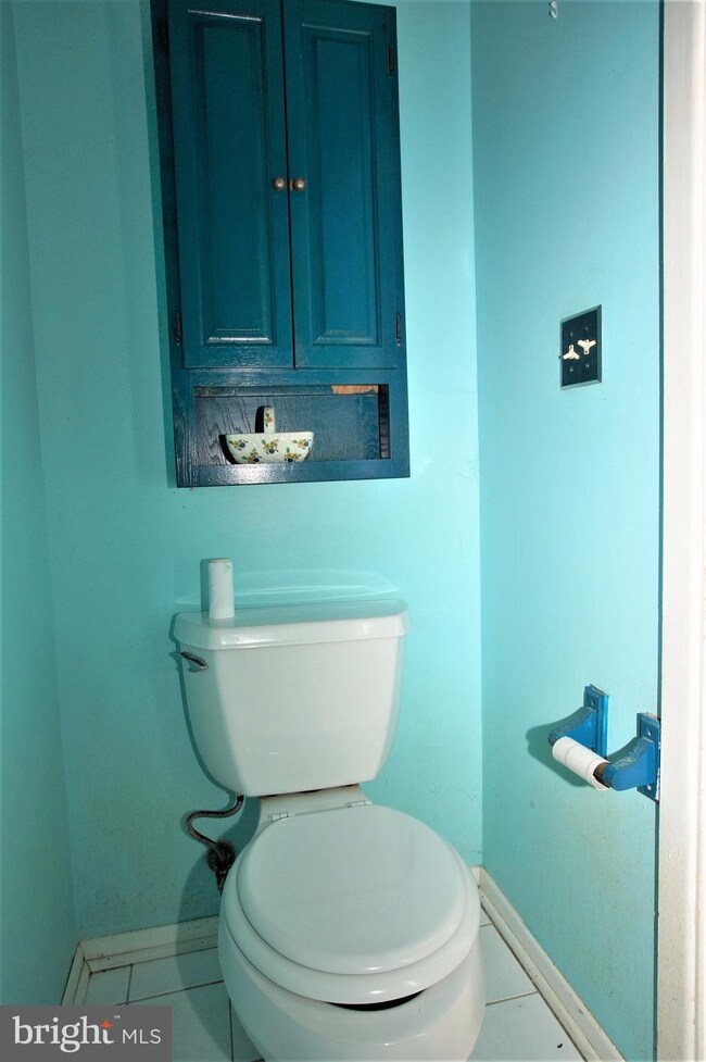 12511 Kemmerton Ln, Bowie, MD 20715 - photo 4