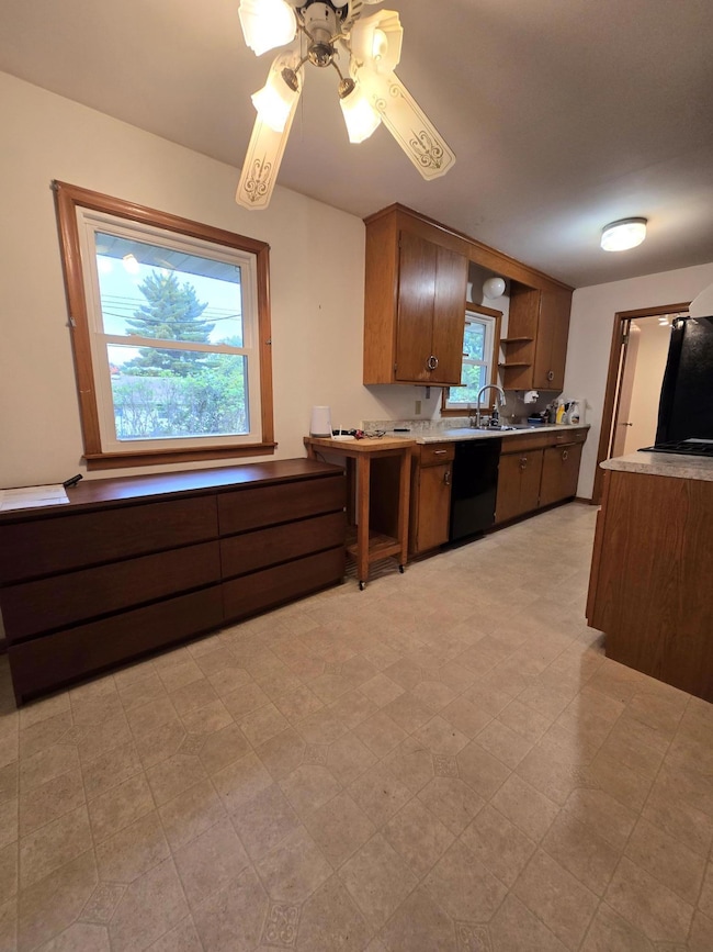 3209 Welcome Ave N, Minneapolis, MN 55422 - photo 4