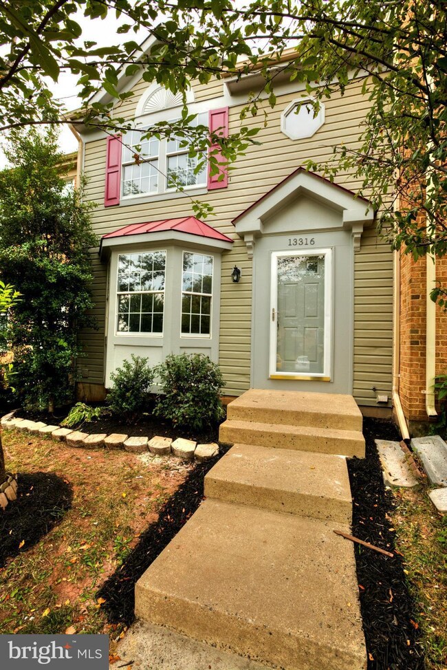 13316 Burkitts Rd, Fairfax, VA 22033 - photo 3