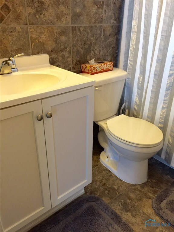 2625 Gracewood Rd, Toledo, OH 43613 - photo 7