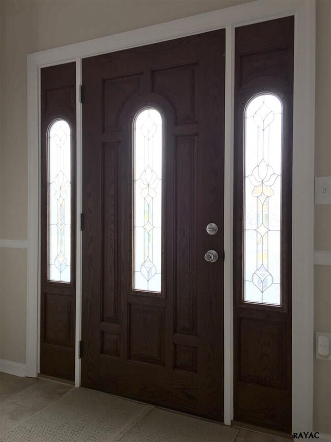 Beautiful Entry with New front door along with neu