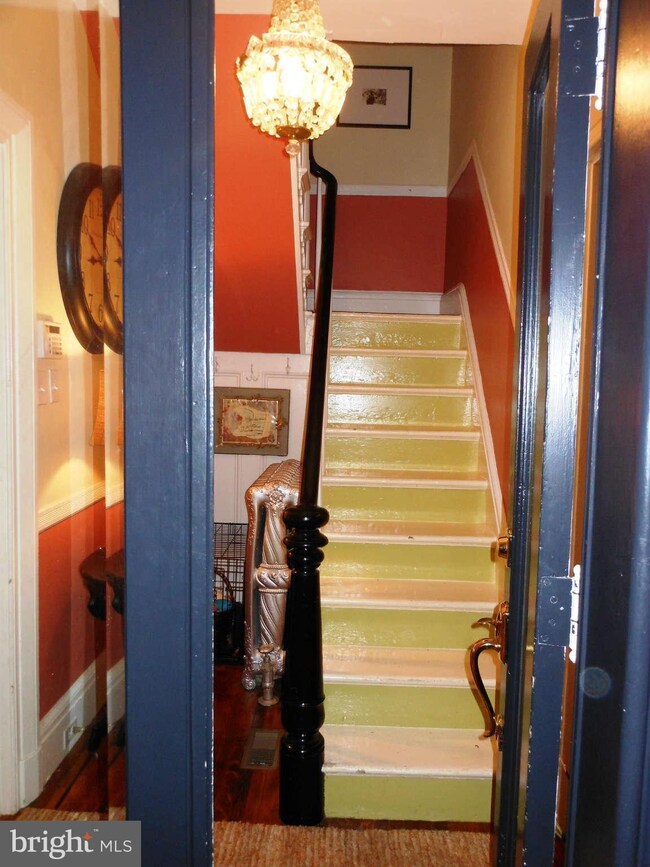 806 Hollins St, Baltimore, MD 21201 - photo 6