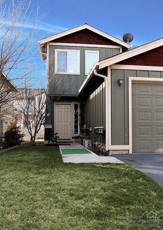 1660 NE Lotus Dr, Bend, OR 97701 - photo 2