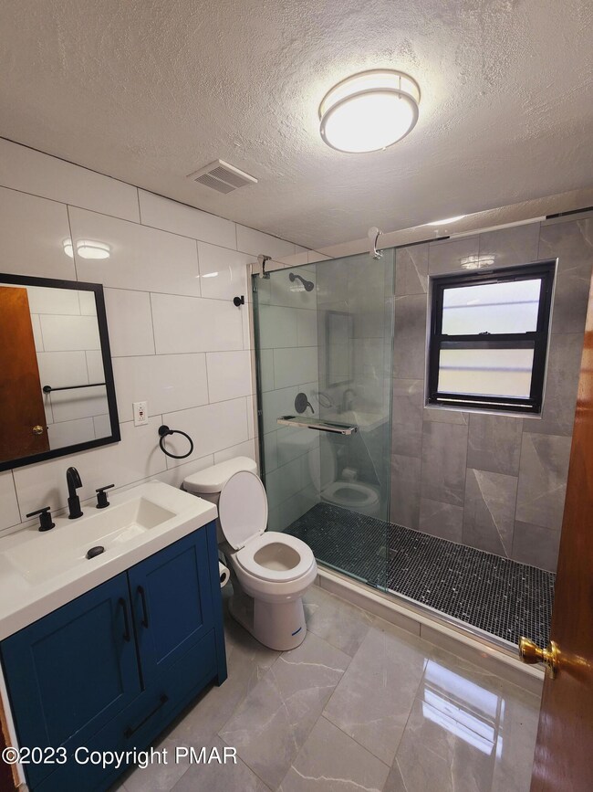 372 Scotrun Ave unit 201, Scotrun, PA 18355 - photo 5