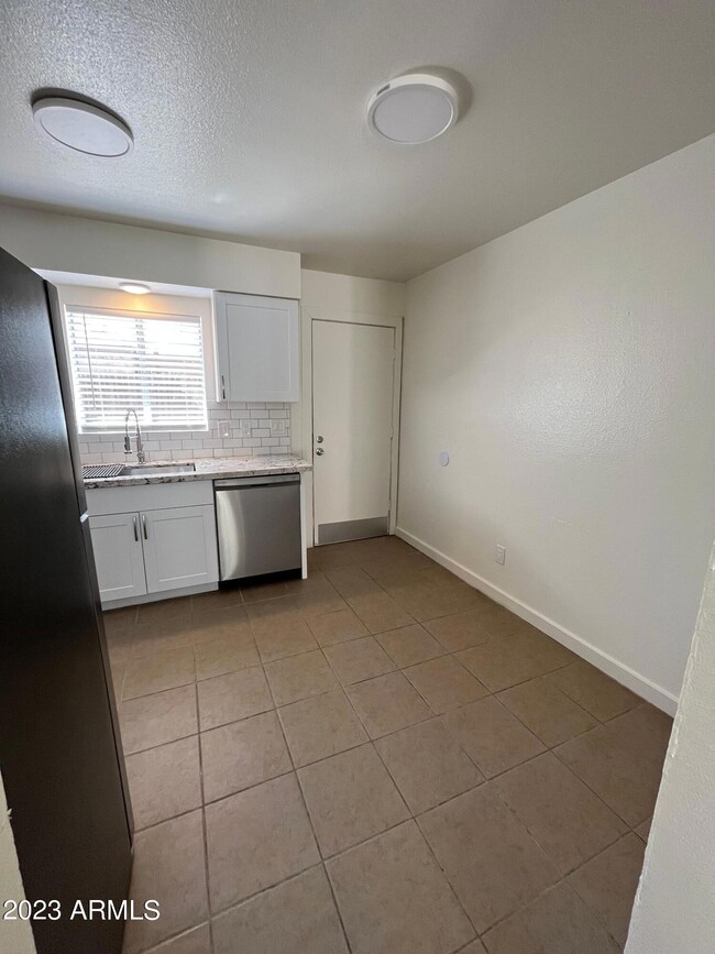 33322092-D391-4DEE-98E4-04BE8324F071