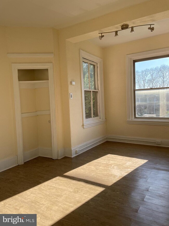 516 W Queen Ln unit 2, Philadelphia, PA 19144 - photo 5