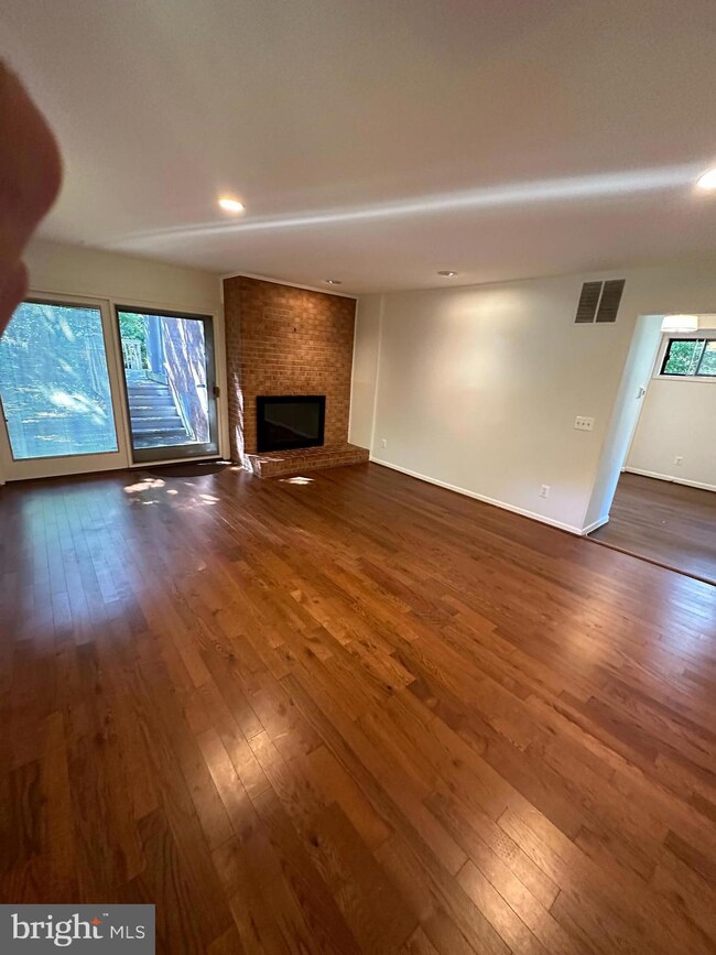 11014 Kenilworth Ave, Garrett Park, MD 20896 - photo 6