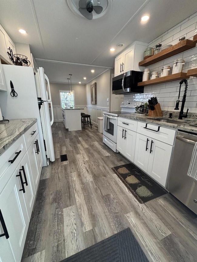 2 SE Jasmine Ln, Port St. Lucie, FL 34952 - photo 4