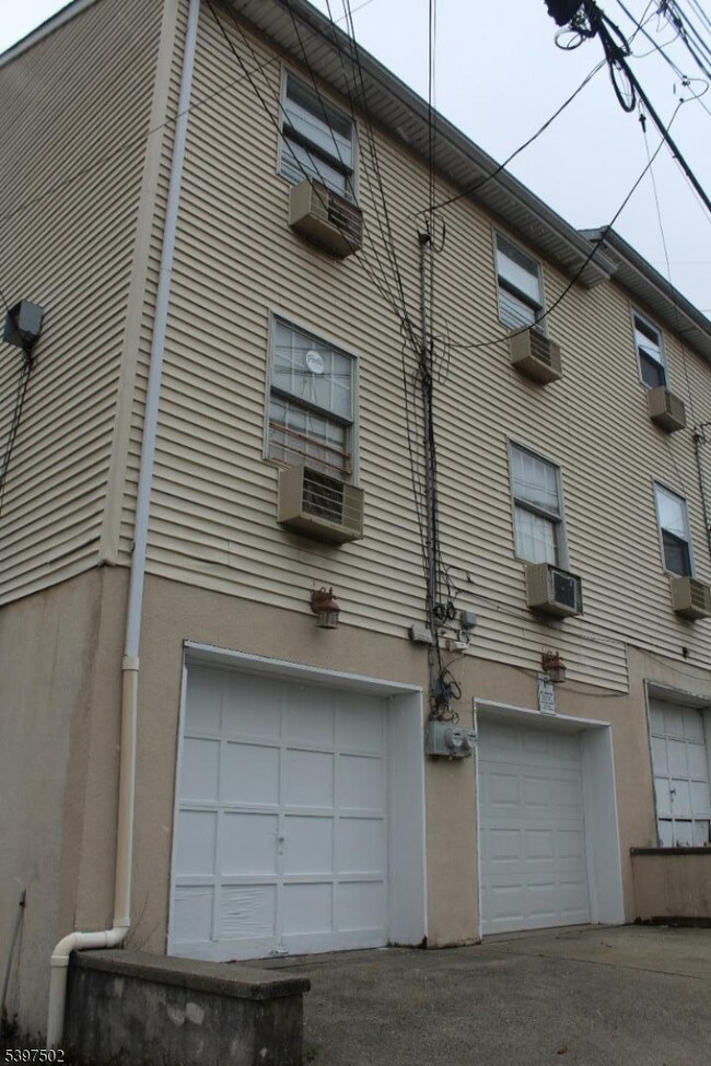 439 Marshall St, Paterson, NJ 07503 - photo 6