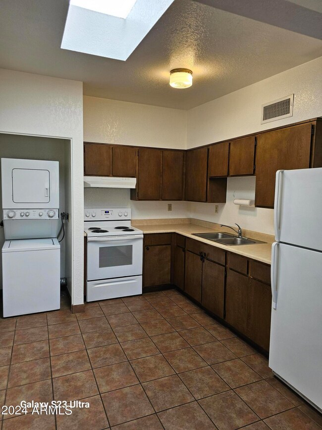 518 E University Dr, Mesa, AZ 85203 - photo 2
