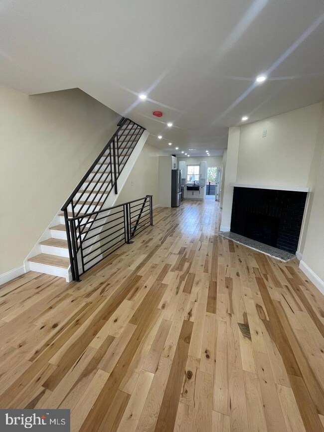 1917 W Spencer Ave, Philadelphia, PA 19141 - photo 4