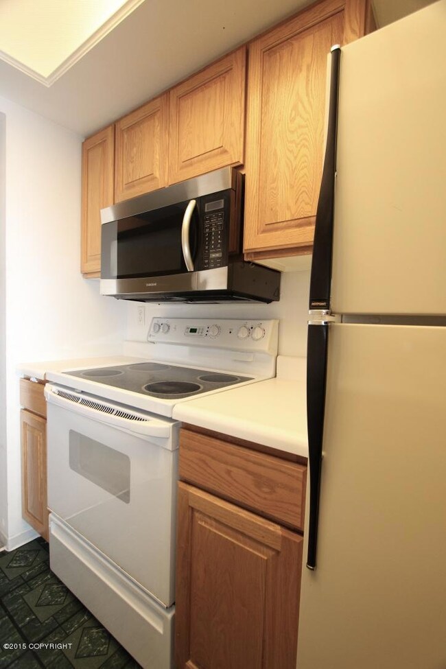 5-Kitchen stove side