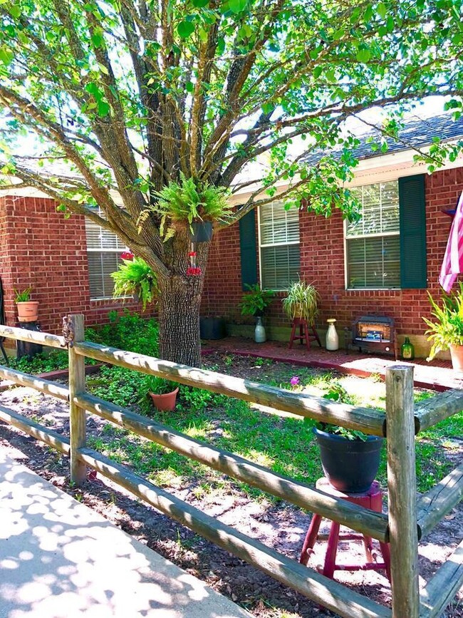 174 Robinson Rd, Lufkin, TX 75904 - photo 2