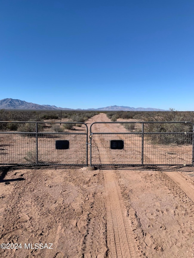 Gate with Lock