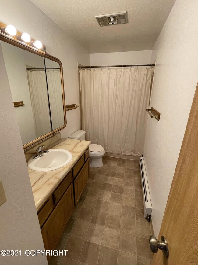 1400 E Mulchatna Dr unit B, Wasilla, AK 99654 - photo 7