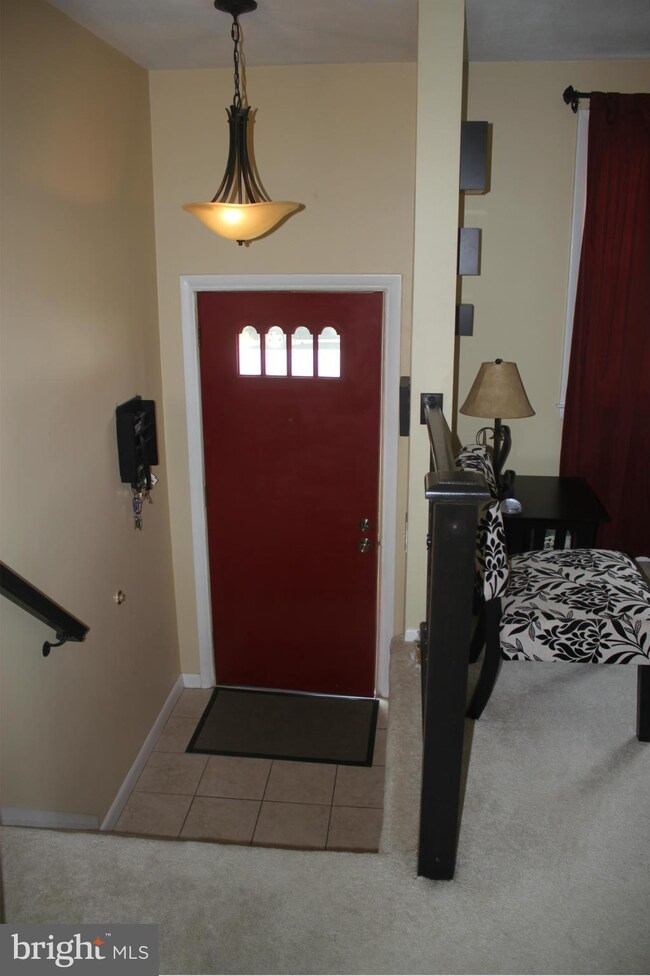 909 Circle Dr, Halethorpe, MD 21227 - photo 2