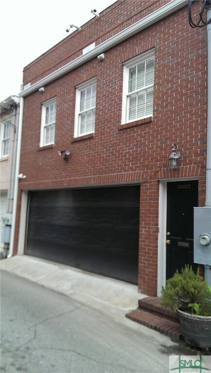 27 E Jones Ln unit Carriage House, Savannah, GA 31401 - photo 5