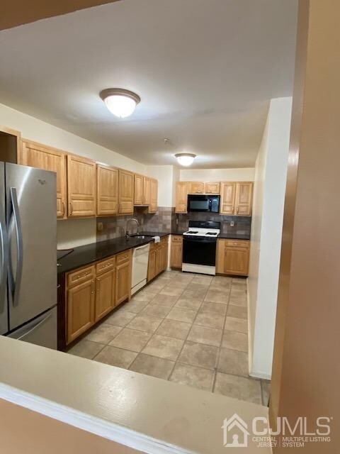 223 Vasser Dr unit 223, Piscataway, NJ 08854 - photo 6