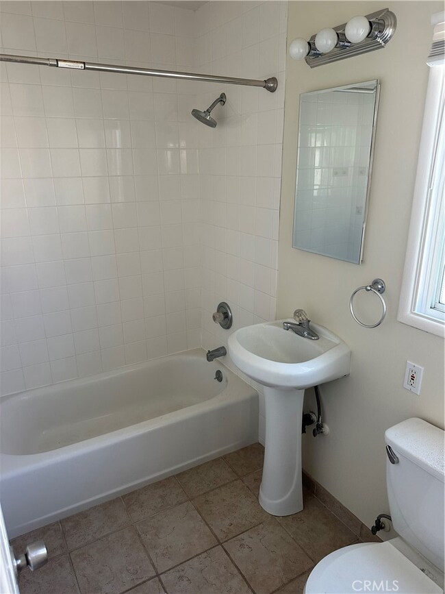 139 10th St unit 2, Seal Beach, CA 90740 - photo 4
