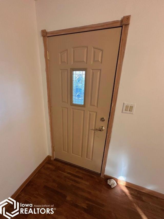 419 S Pocahontas St, Ottumwa, IA 52501 - photo 4