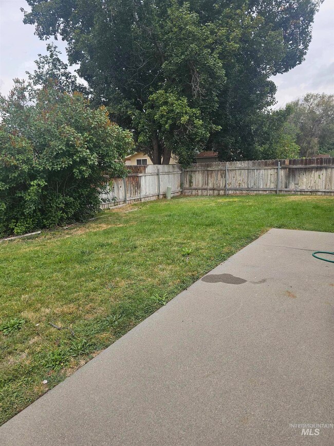 1120 E 8th N, Mountain Home, ID 83647 - photo 5