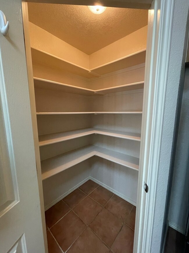 605 Paintbrush Hollow St, Fredericksburg, TX 78624 - photo 5