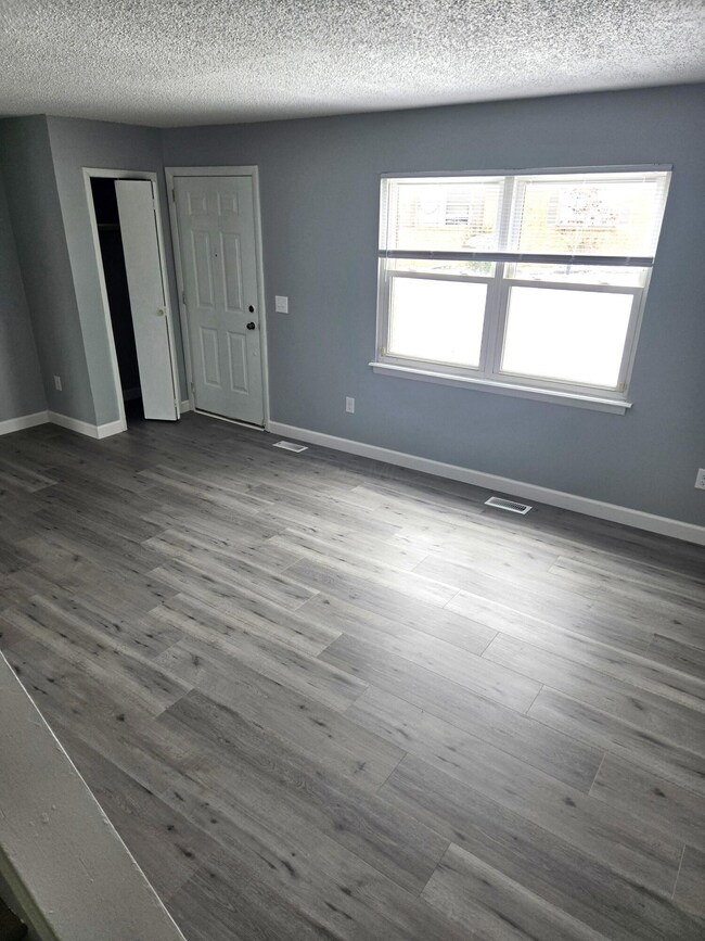 2927 Poolside Dr unit 10, Columbus, OH 43224 - photo 7