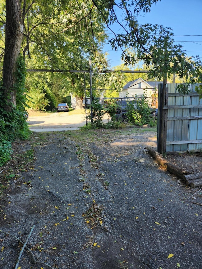 116 E Hopkins St, Kalamazoo, MI 49007 - photo 3