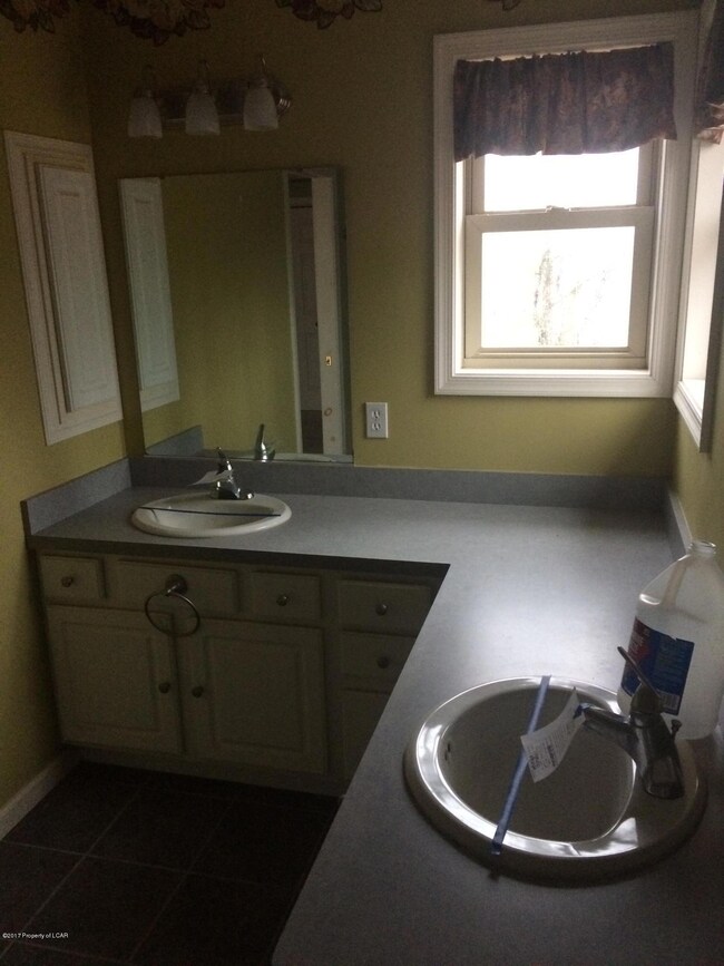 39 Pawnee Ave, Hazleton, PA 18202 - photo 6